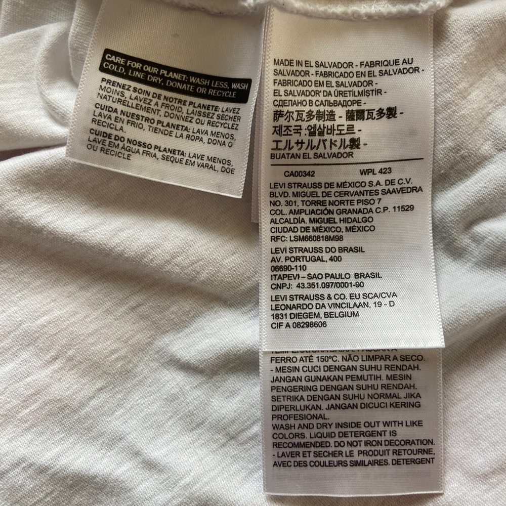 Levi’s Women’s t-shirt | Size M - Picture 7 of 8